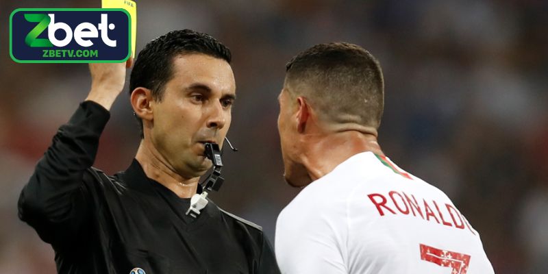 Áp dụng bí quyết soi kèo thẻ vàng chuẩn